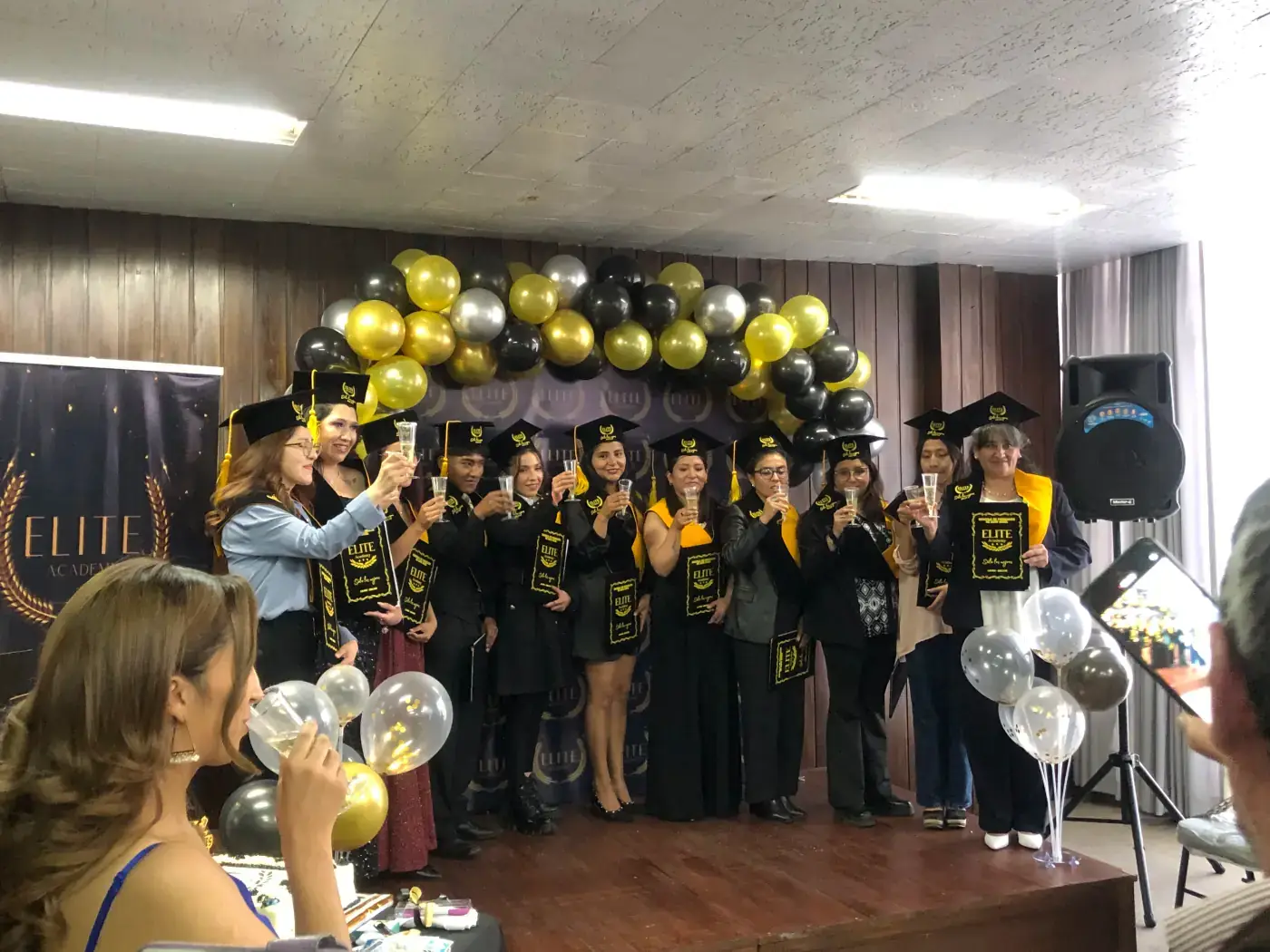 Estudiantes aprendiendo